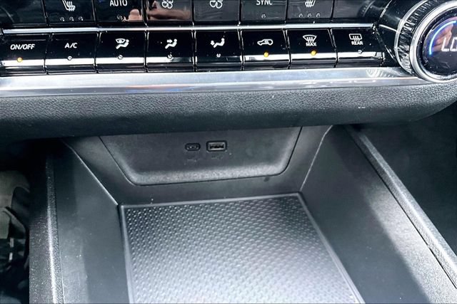 Used 2025 Chevrolet Equinox LT w/ Convenience Package II AWD/4WD image 17