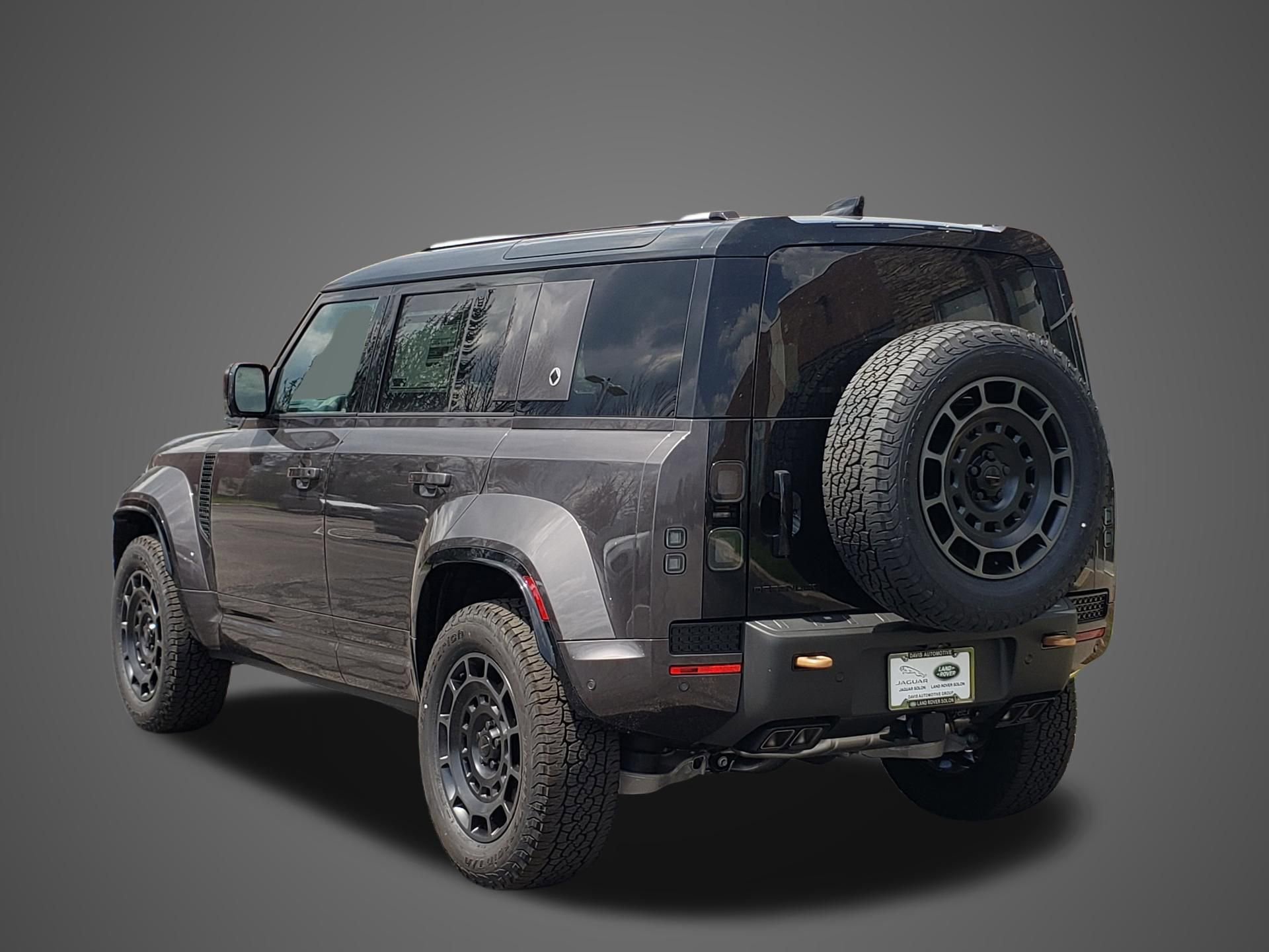 New 2026 Land Rover Defender 110 AWD/4WD image 7
