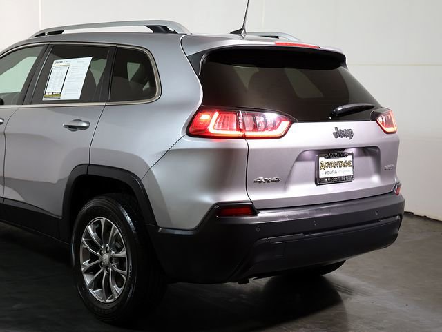 Used 2019 Jeep Cherokee Latitude Plus w/ Cold Weather Group AWD/4WD image 11