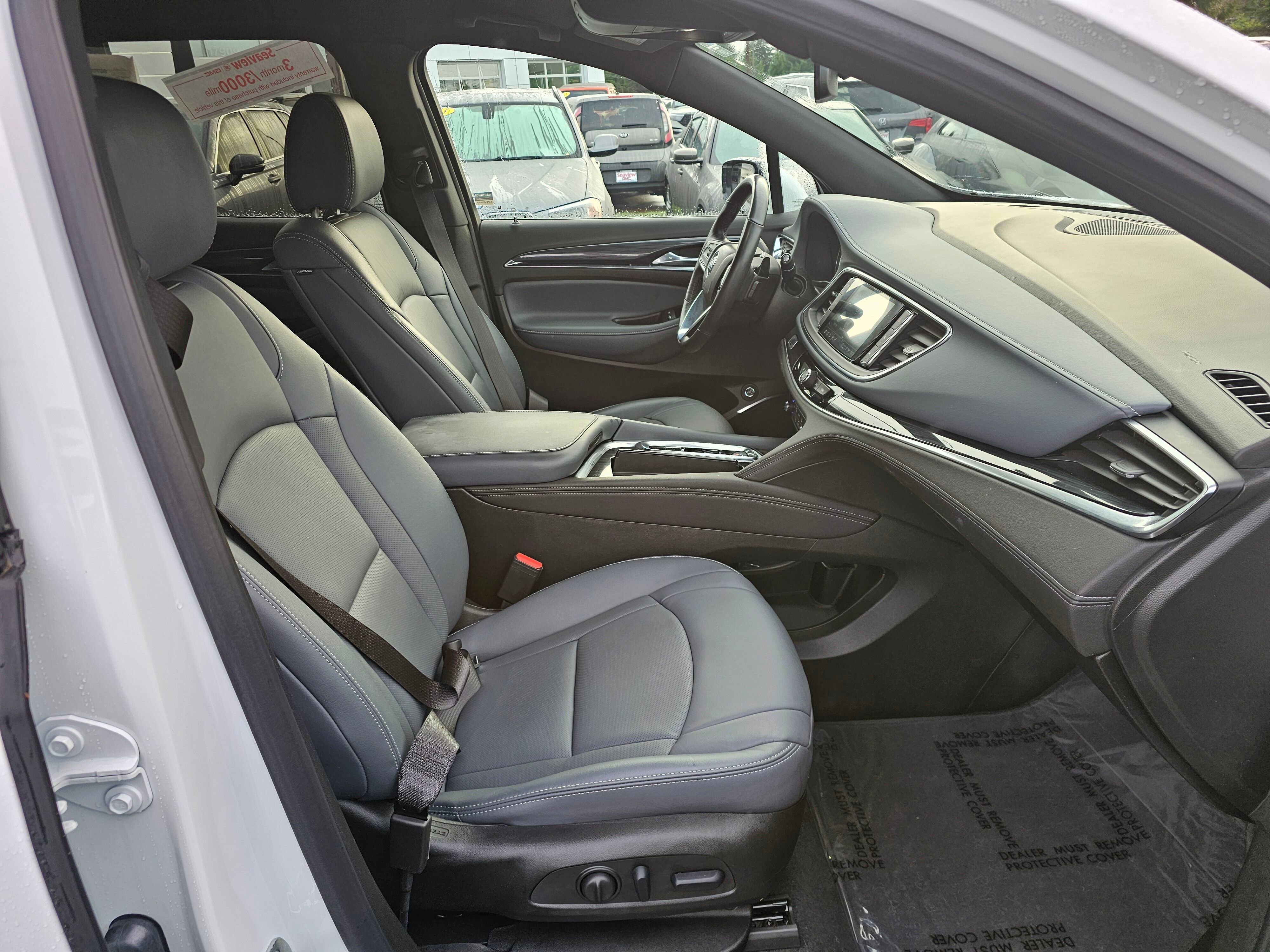 Used 2024 Buick Enclave Essence image 11