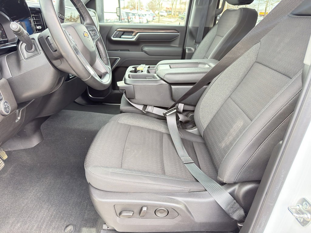 Used 2025 Chevrolet Silverado 2500 LT w/ Convenience Package image 13