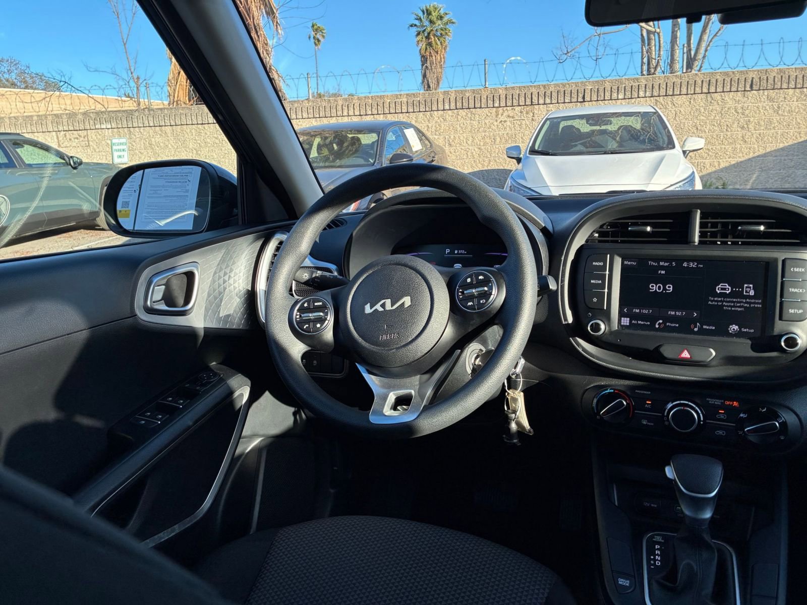 Used 2025 Kia Soul LX w/ LX Technology Package image 32