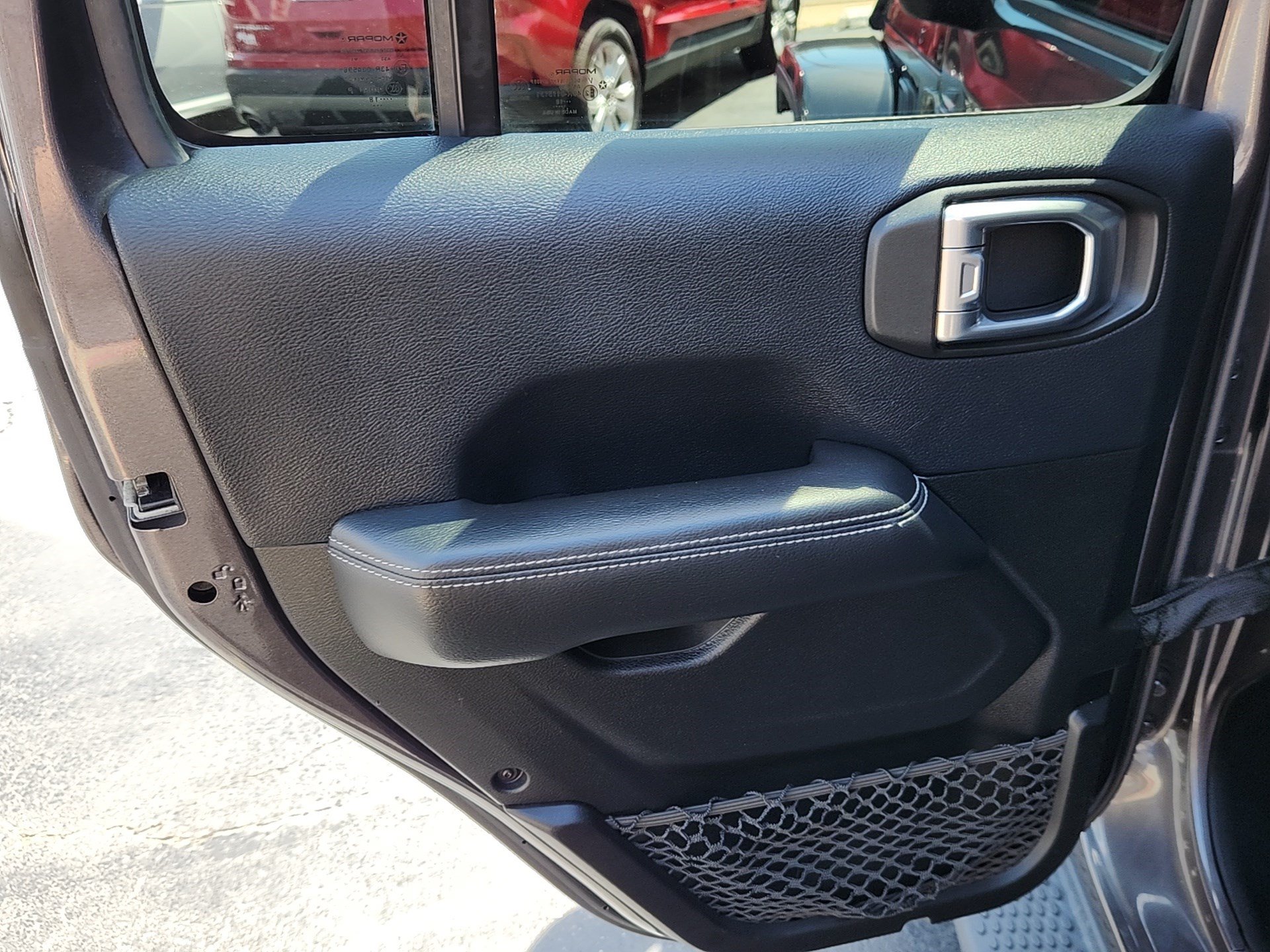 Used 2018 Jeep Wrangler Unlimited Sahara AWD/4WD image 21
