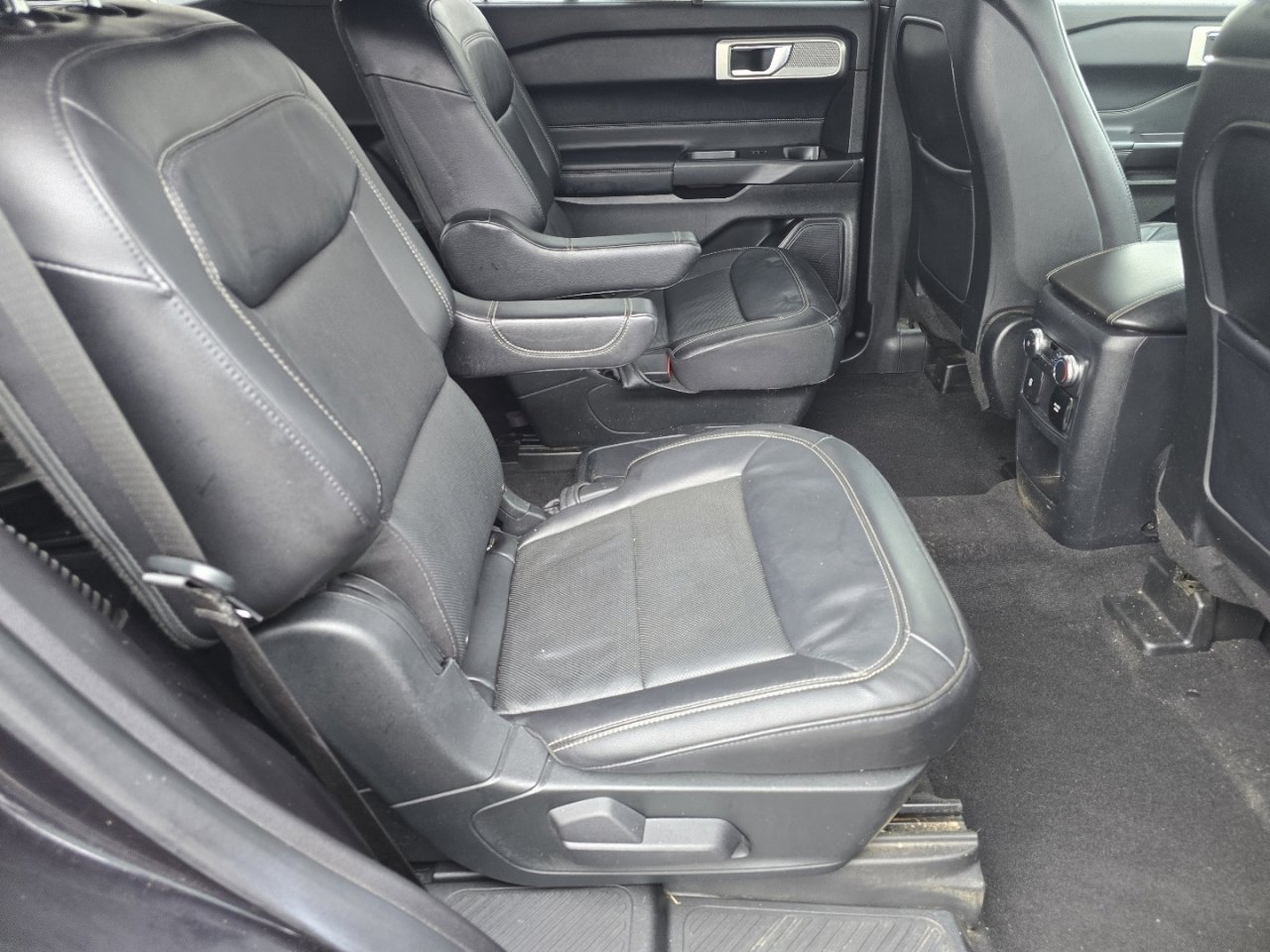 Used 2020 Ford Explorer Limited image 24