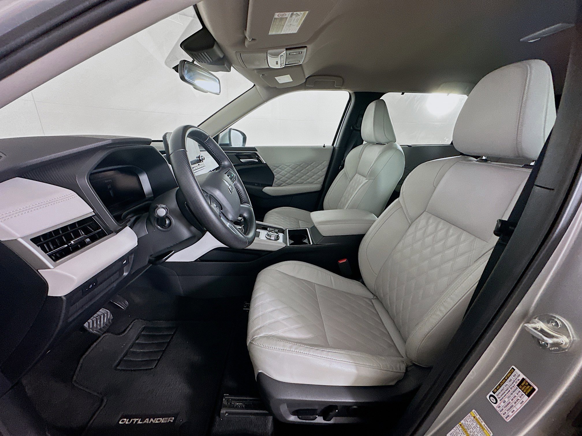 Used 2024 Mitsubishi Outlander SEL image 13