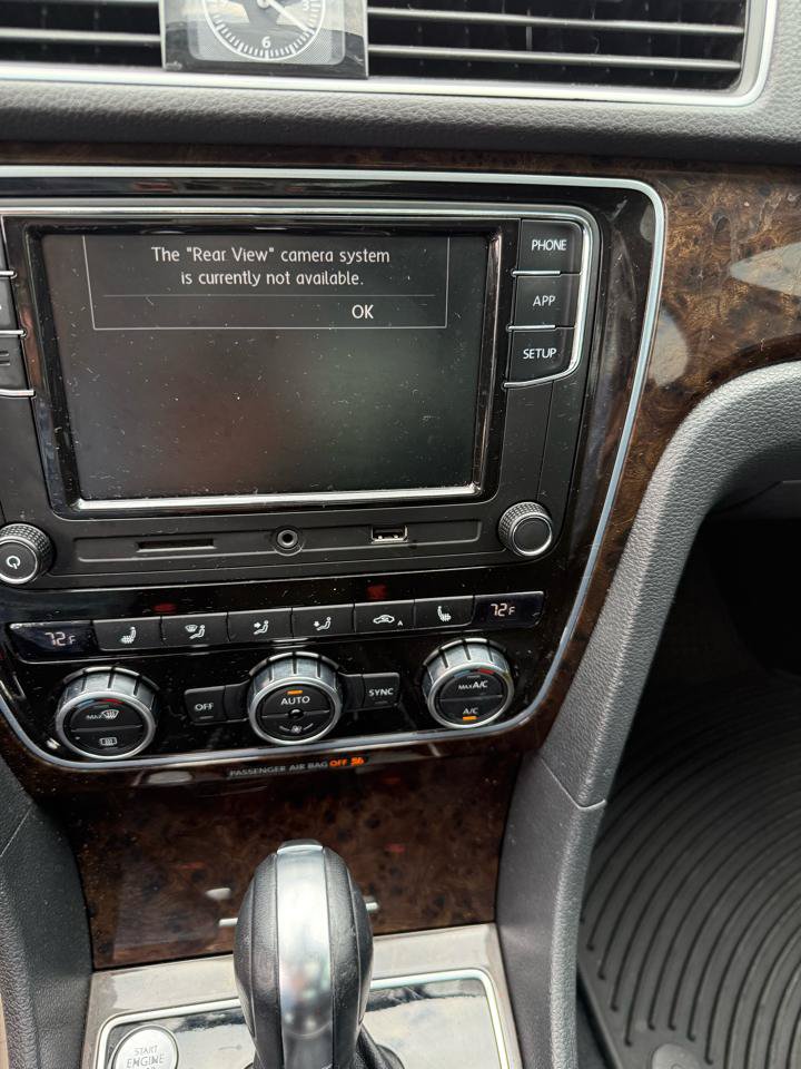 Used 2014 Volkswagen Passat 1.8T SEL Premium FWD image 11