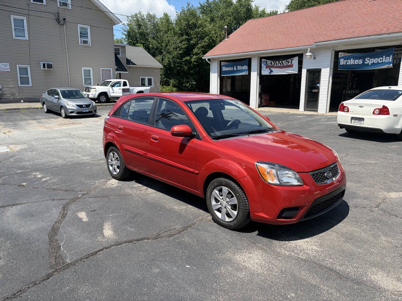 Used 2011 Kia Rio5 w/ Value Pkg FWD image 2