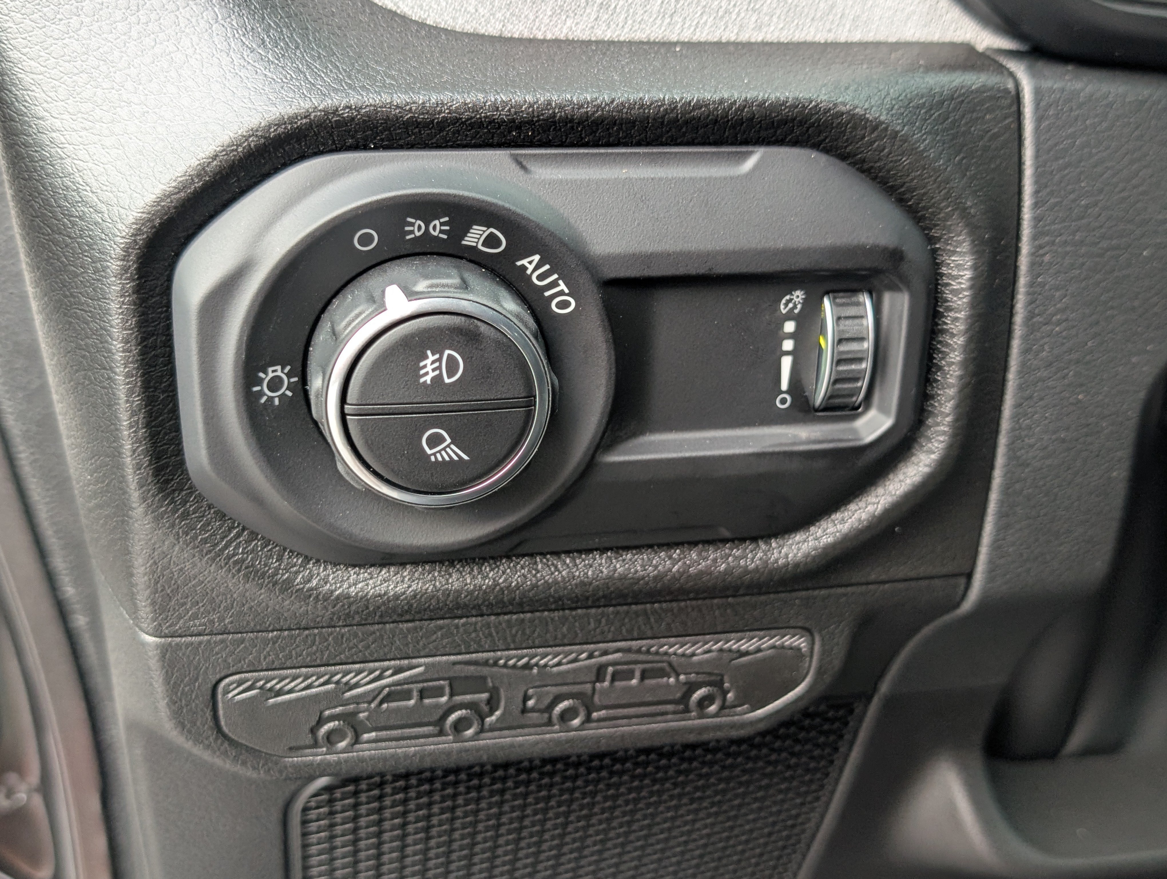 New 2026 Jeep Gladiator Sport AWD/4WD image 17