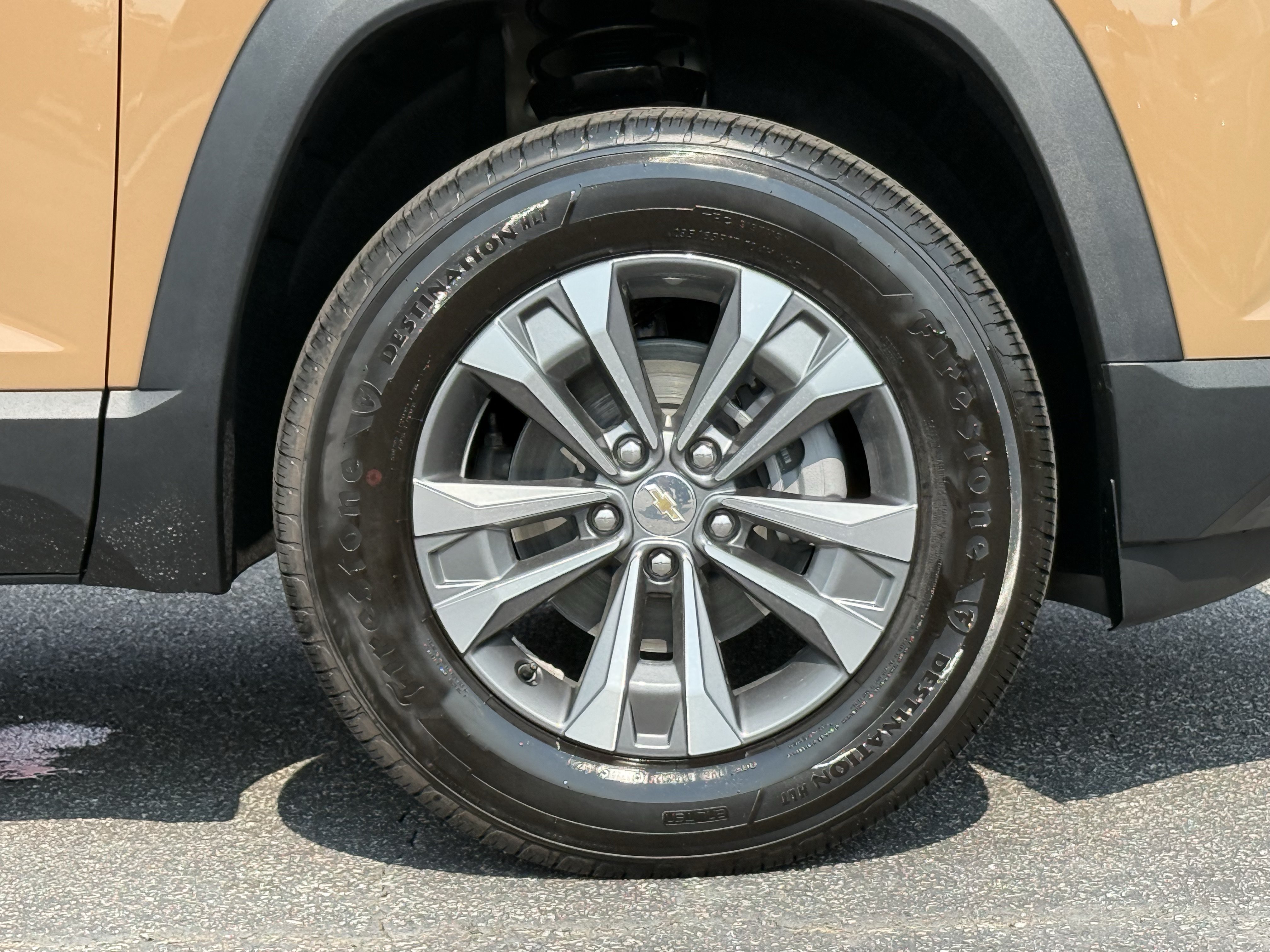 New 2027 Chevrolet Equinox LT FWD image 13