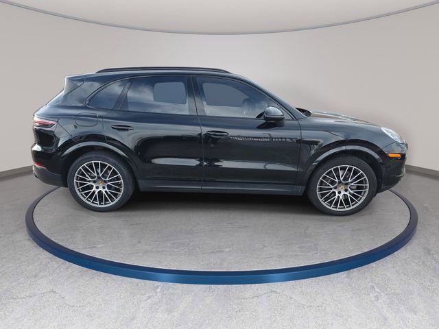 Used 2023 Porsche Cayenne Platinum Edition image 5