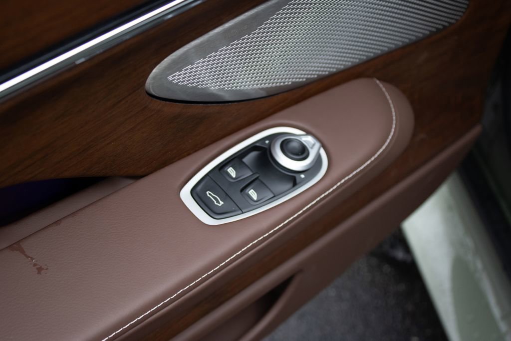 New 2025 Aston Martin DB12 Convertible image 17
