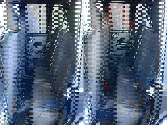 Used 2018 Jeep Wrangler Unlimited Sport image 7