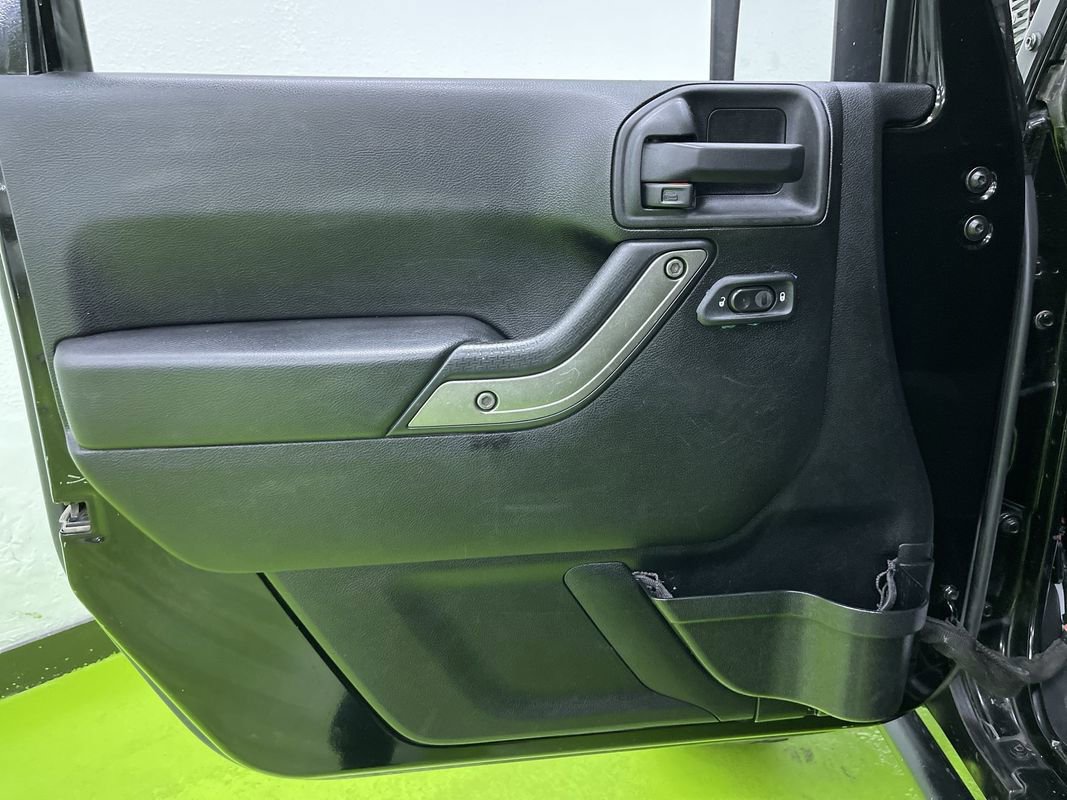 Used 2013 Jeep Wrangler Unlimited Sport AWD/4WD image 15