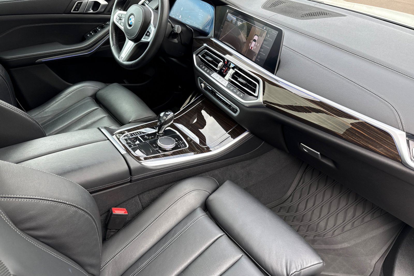 Used 2021 BMW X5 xDrive40i w/ M Sport Package AWD/4WD image 16