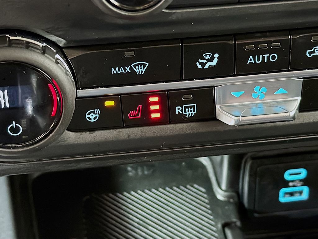 Used 2025 Ford Bronco Badlands image 37