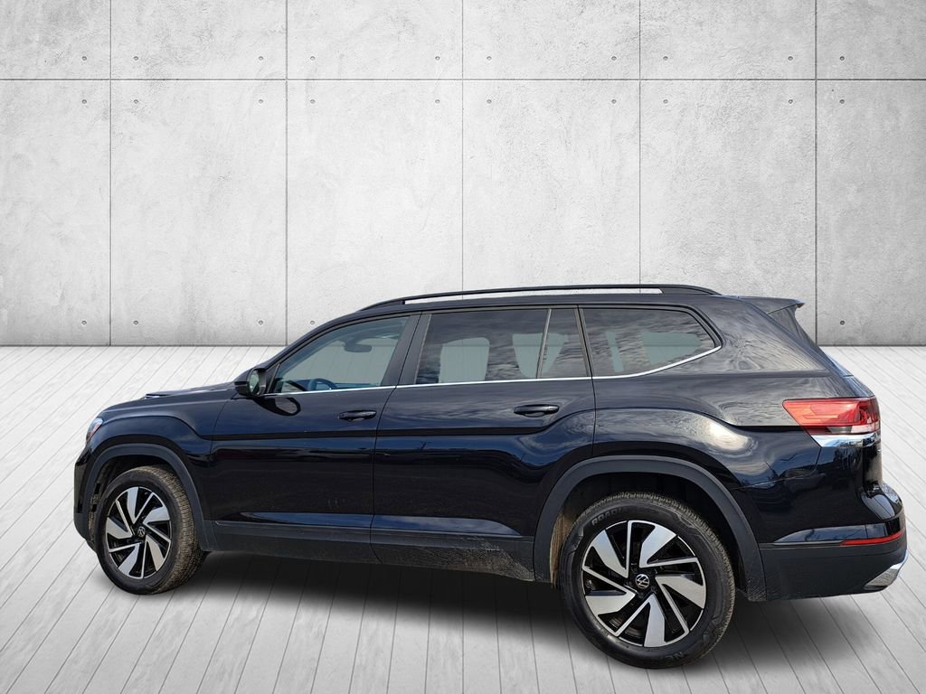 Used 2025 Volkswagen Atlas SE image 7