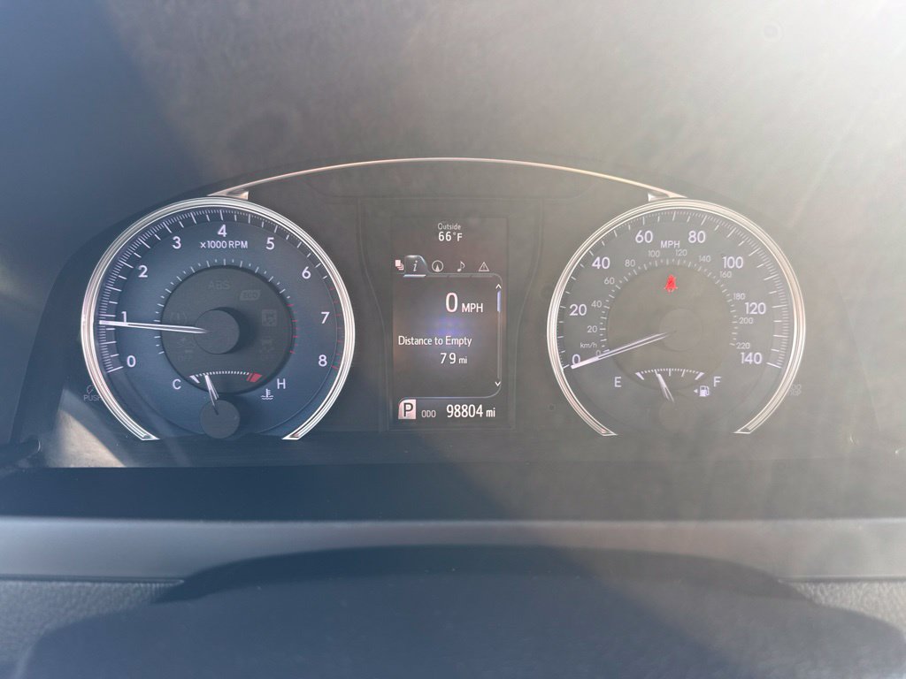 Used 2016 Toyota Camry XLE w/ Moonroof Package FWD image 13