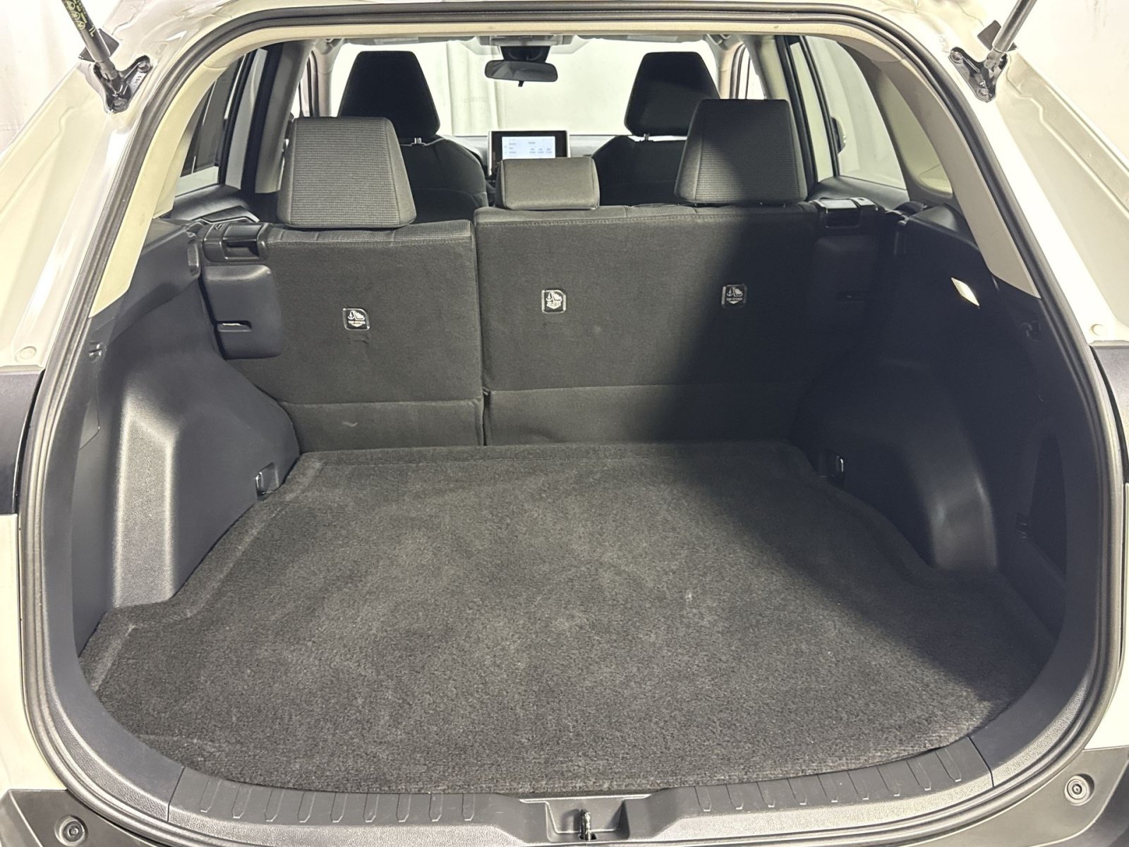Used 2025 Toyota RAV4 LE AWD/4WD image 37