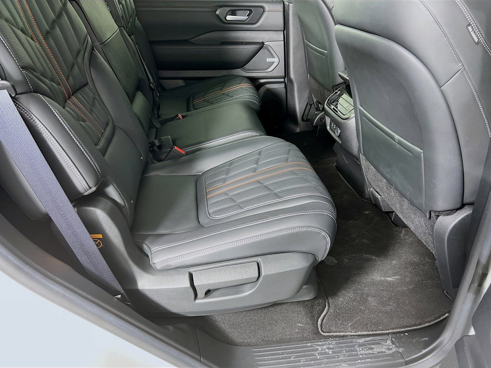New 2025 Nissan Armada PRO-4X AWD/4WD image 25
