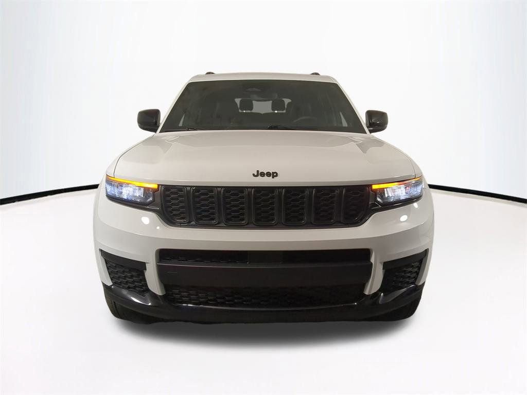 Used 2024 Jeep Grand Cherokee L Laredo image 10