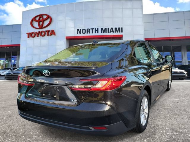 Used 2025 Toyota Camry LE w/ Convenience Package FWD image 4