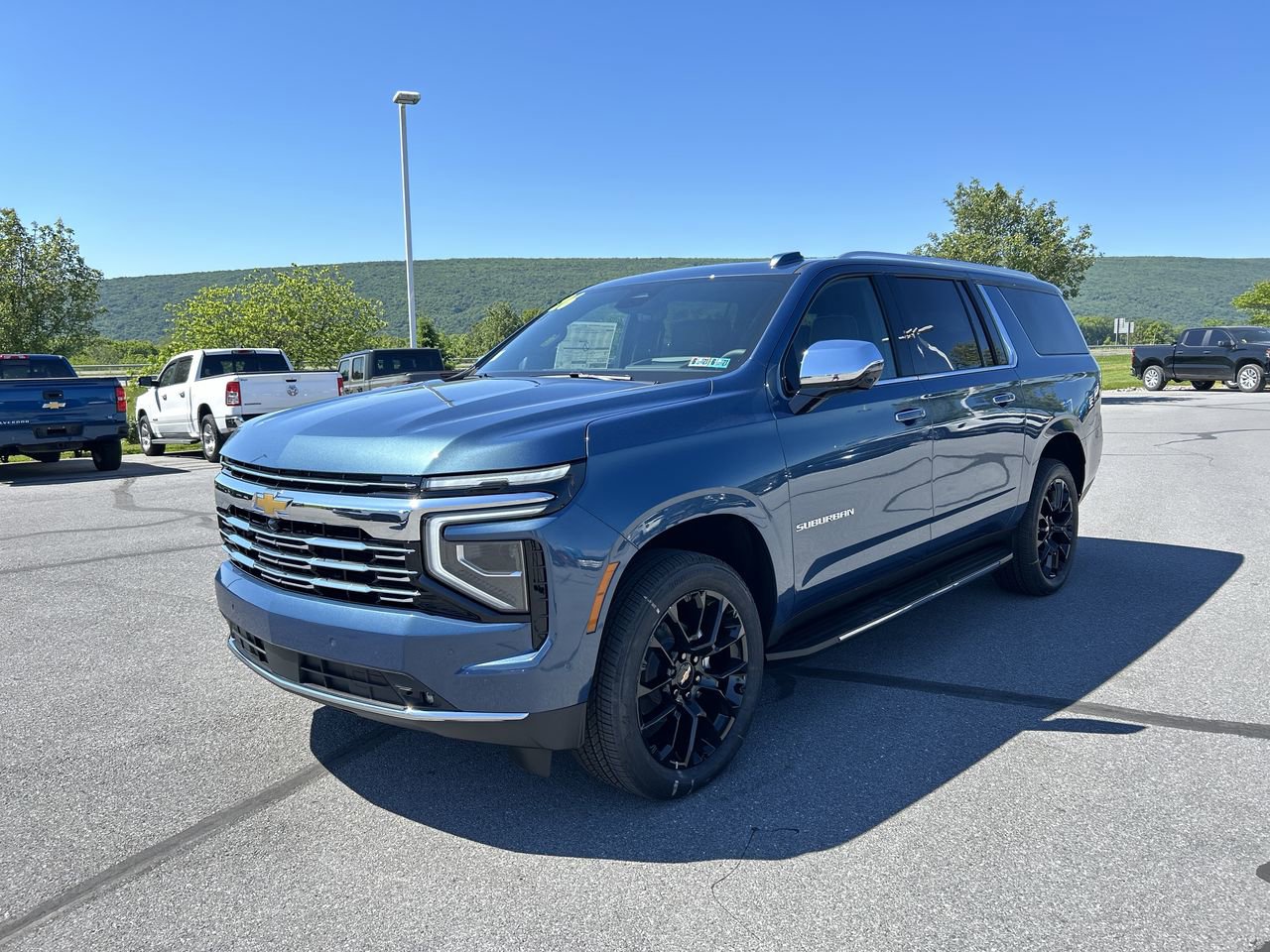 New 2026 Chevrolet Suburban Premier AWD/4WD image 3