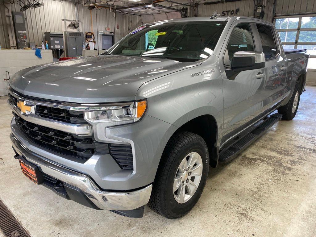 Used 2024 Chevrolet Silverado 1500 LT AWD/4WD image 9