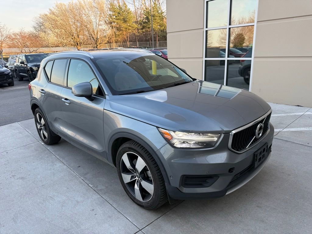 Used 2019 Volvo XC40 T5 Momentum