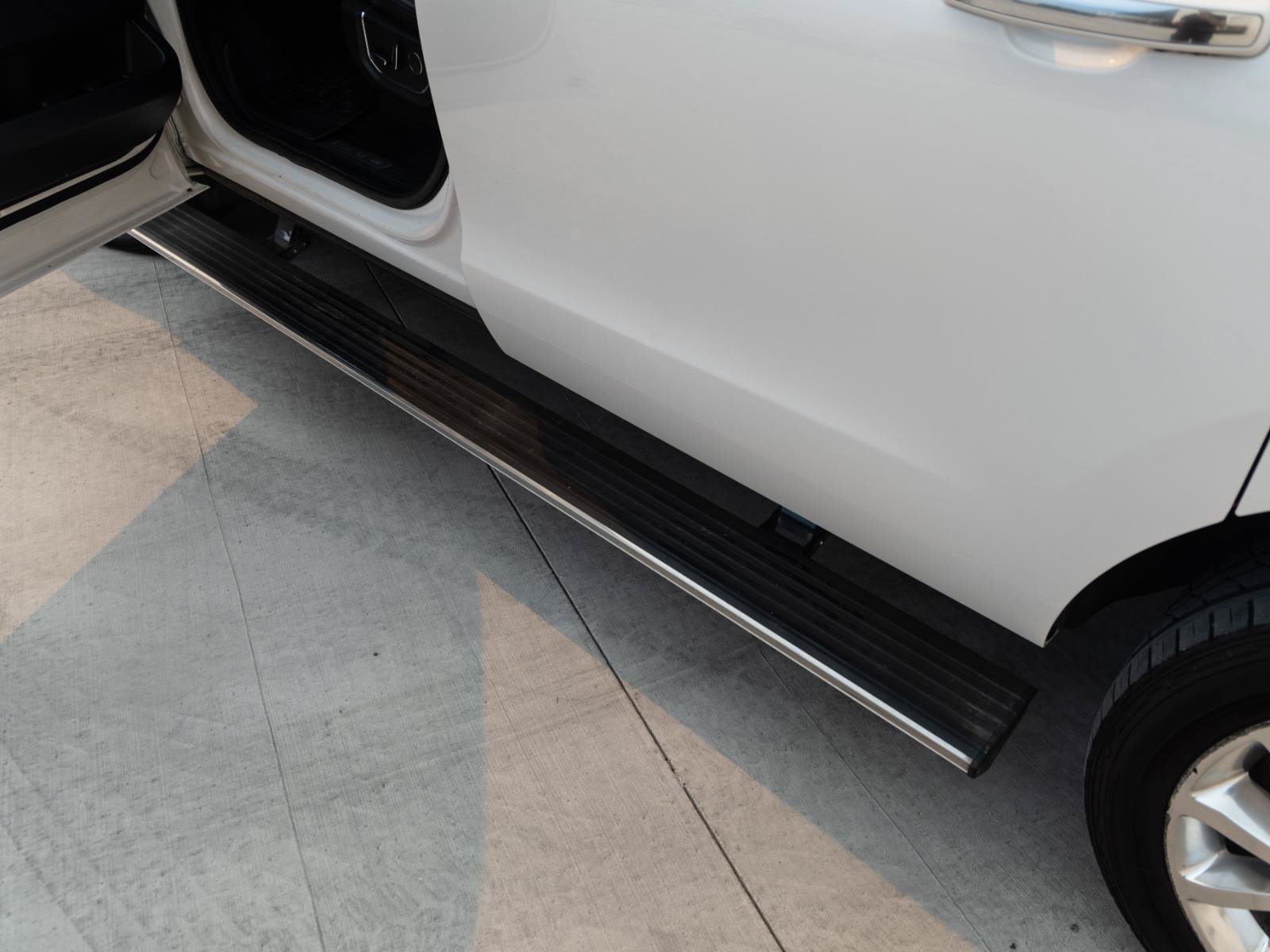 Used 2019 Ford Expedition Max Platinum AWD/4WD image 10