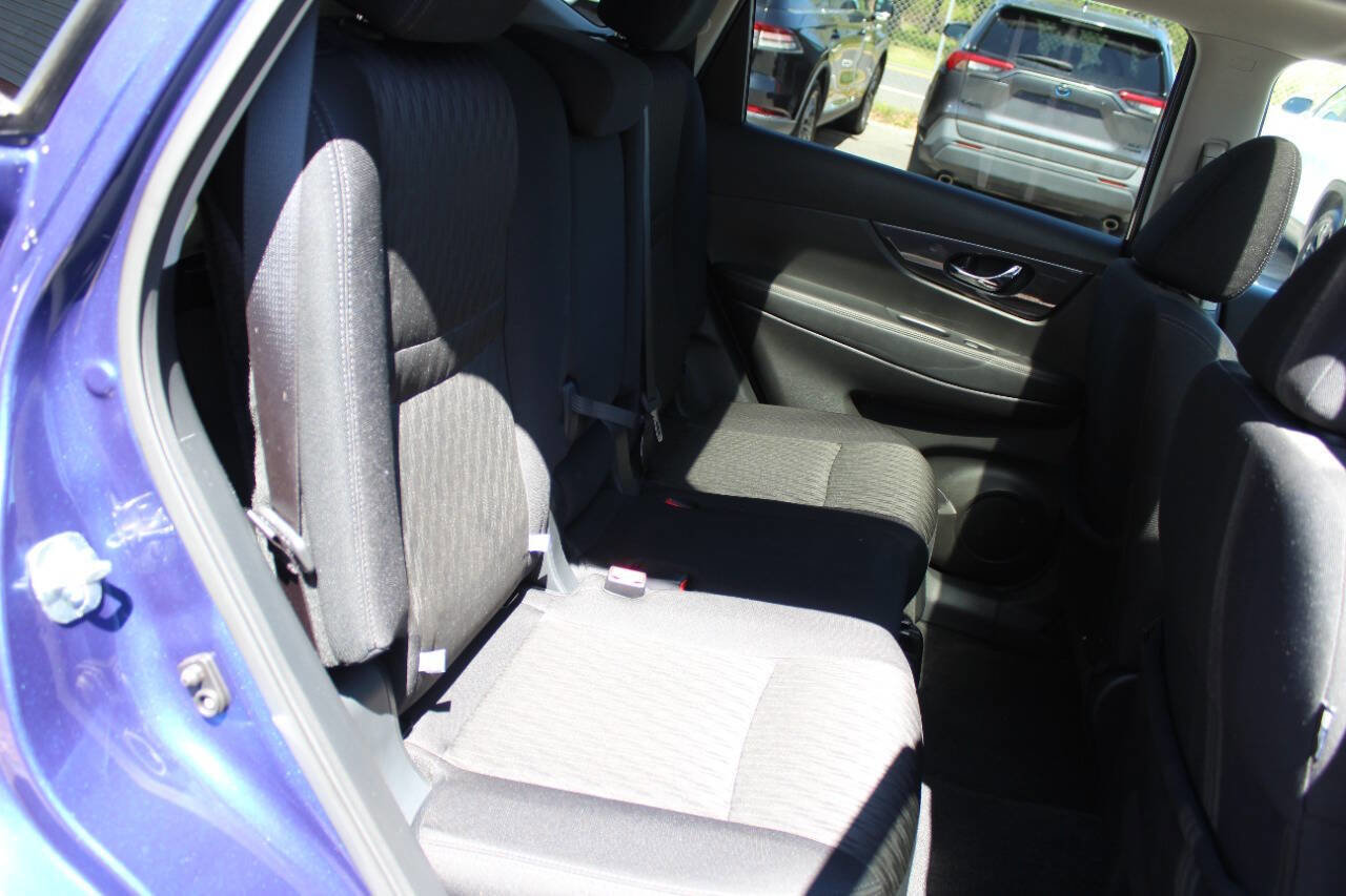 Used 2020 Nissan Rogue SV w/ Sun & Sound Touring Package AWD/4WD image 21