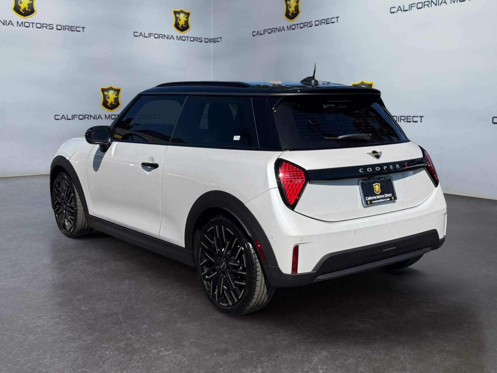 Used 2025 MINI Cooper S FWD image 3