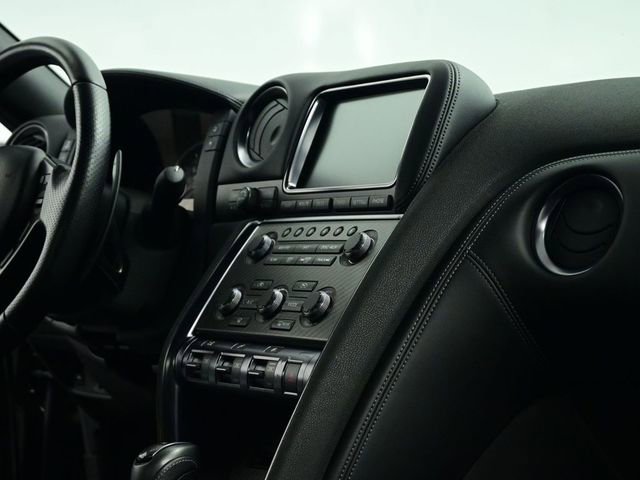 Used 2012 Nissan GT-R Premium image 64