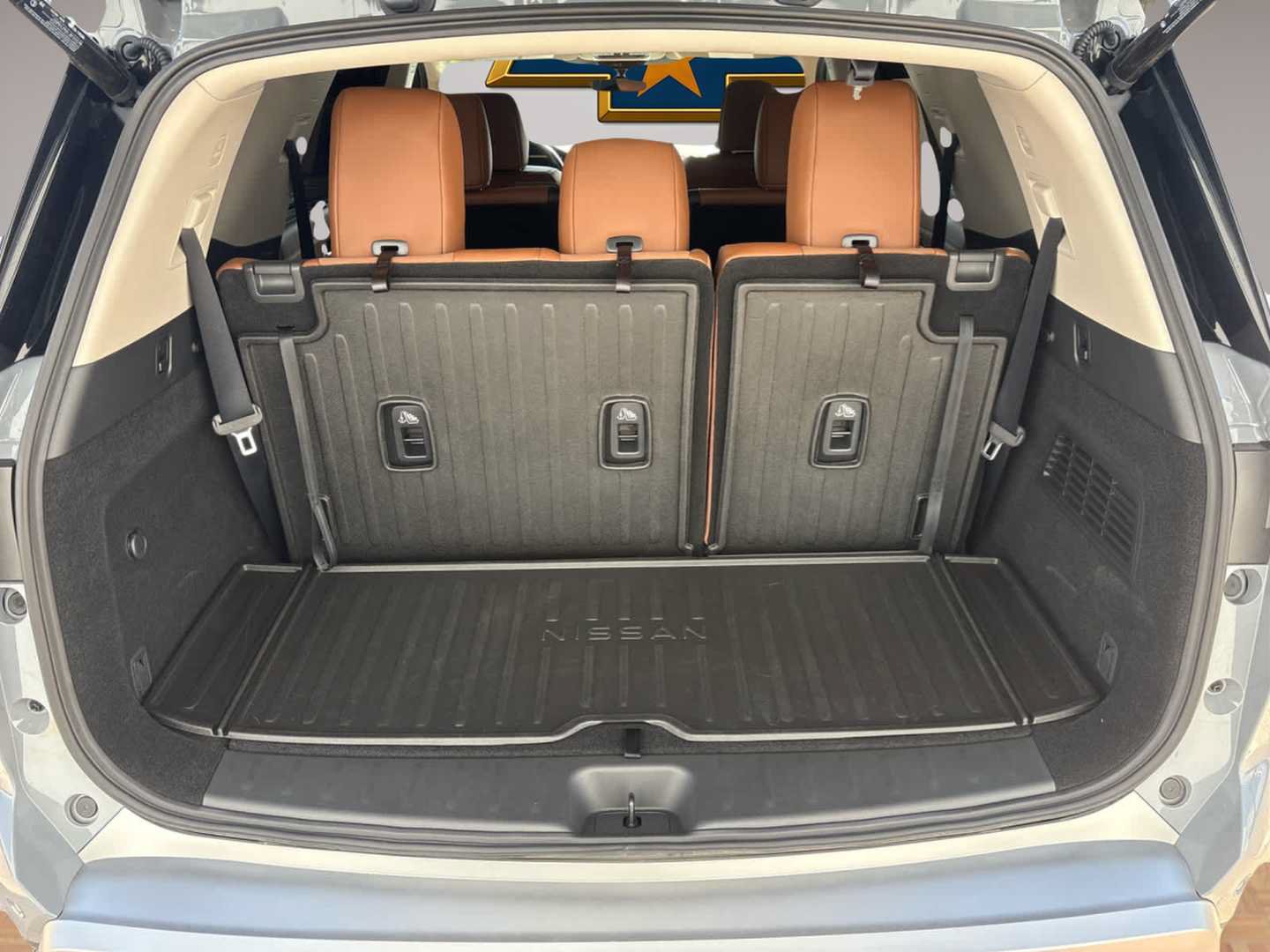 Used 2025 Nissan Pathfinder Platinum w/ Cargo Package FWD image 19