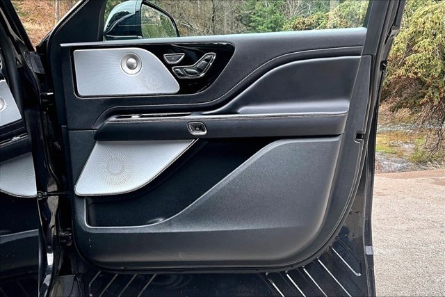 Used 2022 Lincoln Aviator Reserve w/ Equipment Group 201A image 29