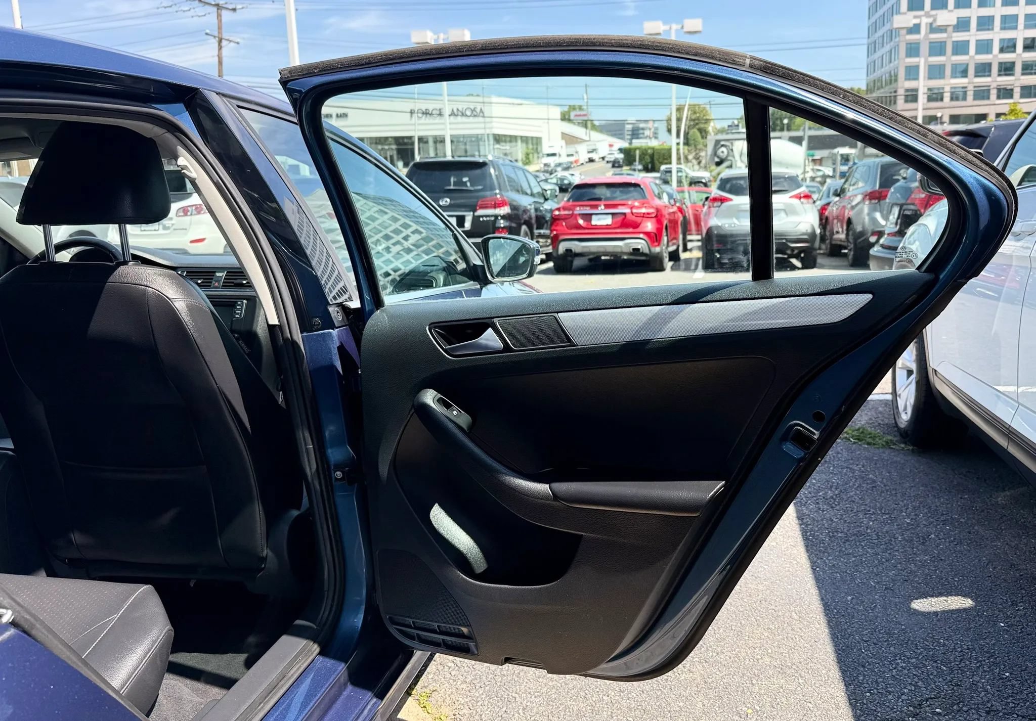 Used 2017 Volkswagen Jetta SE FWD image 32
