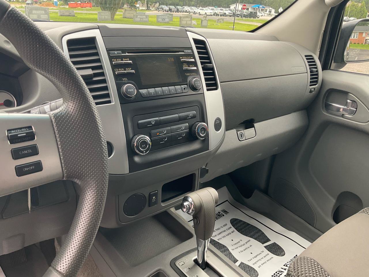 Used 2014 Nissan Frontier Desert Runner RWD image 23