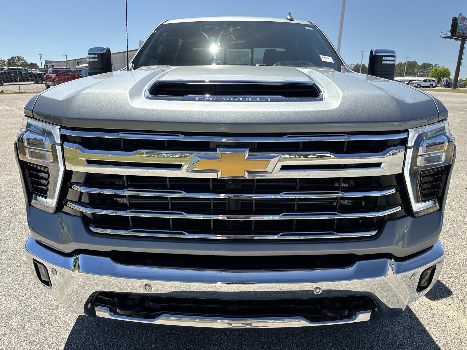 Used 2024 Chevrolet Silverado 3500 LTZ w/ LTZ Premium Package image 9