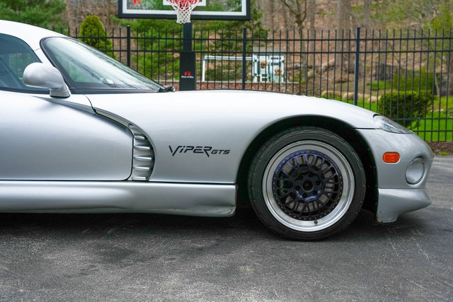 Used 1998 Dodge Viper GTS RWD image 11