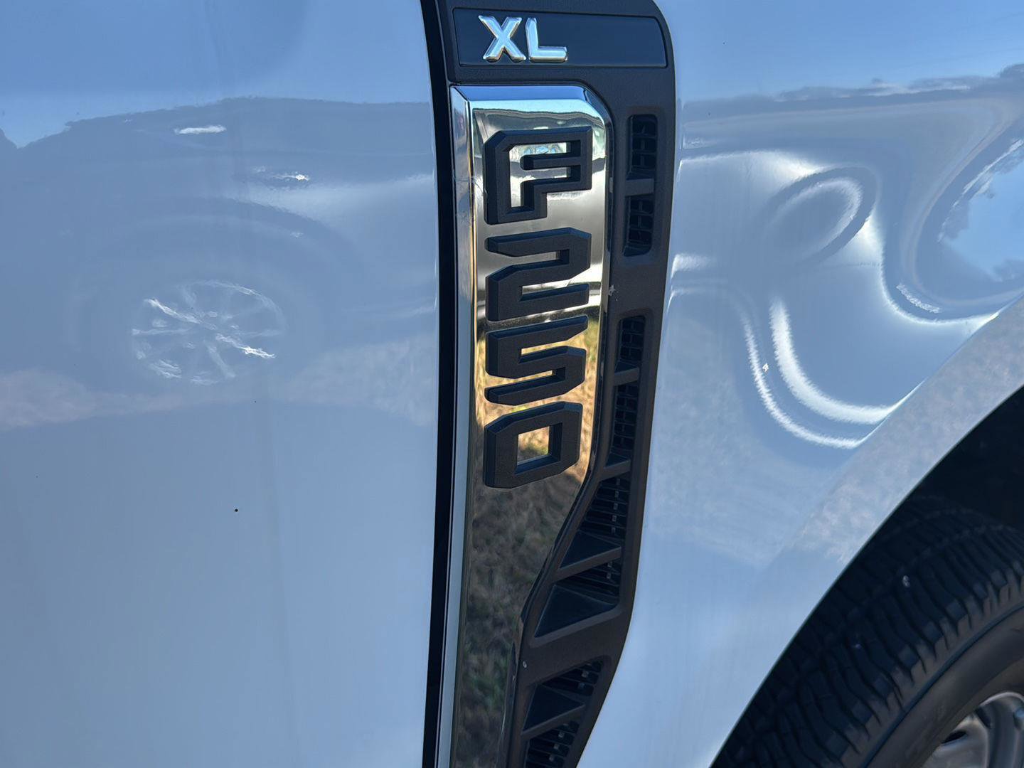 New 2024 Ford F250 XL w/ FX4 Off-Road Package image 5