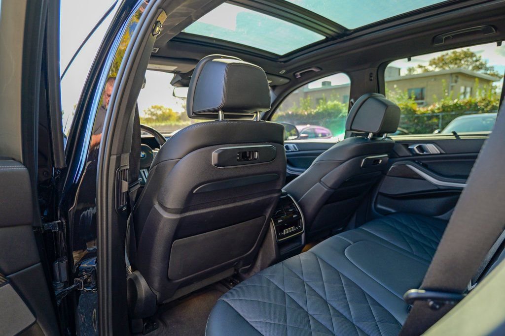 Used 2024 BMW X5 M60i w/ Executive Package image 25