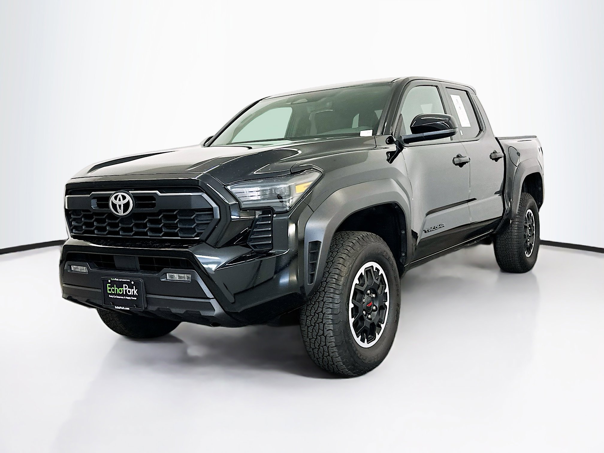 Used 2025 Toyota Tacoma TRD Off-Road image 3