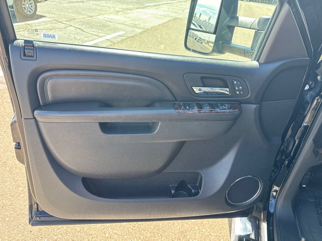 Used 2013 GMC Sierra 3500 Denali AWD/4WD image 10