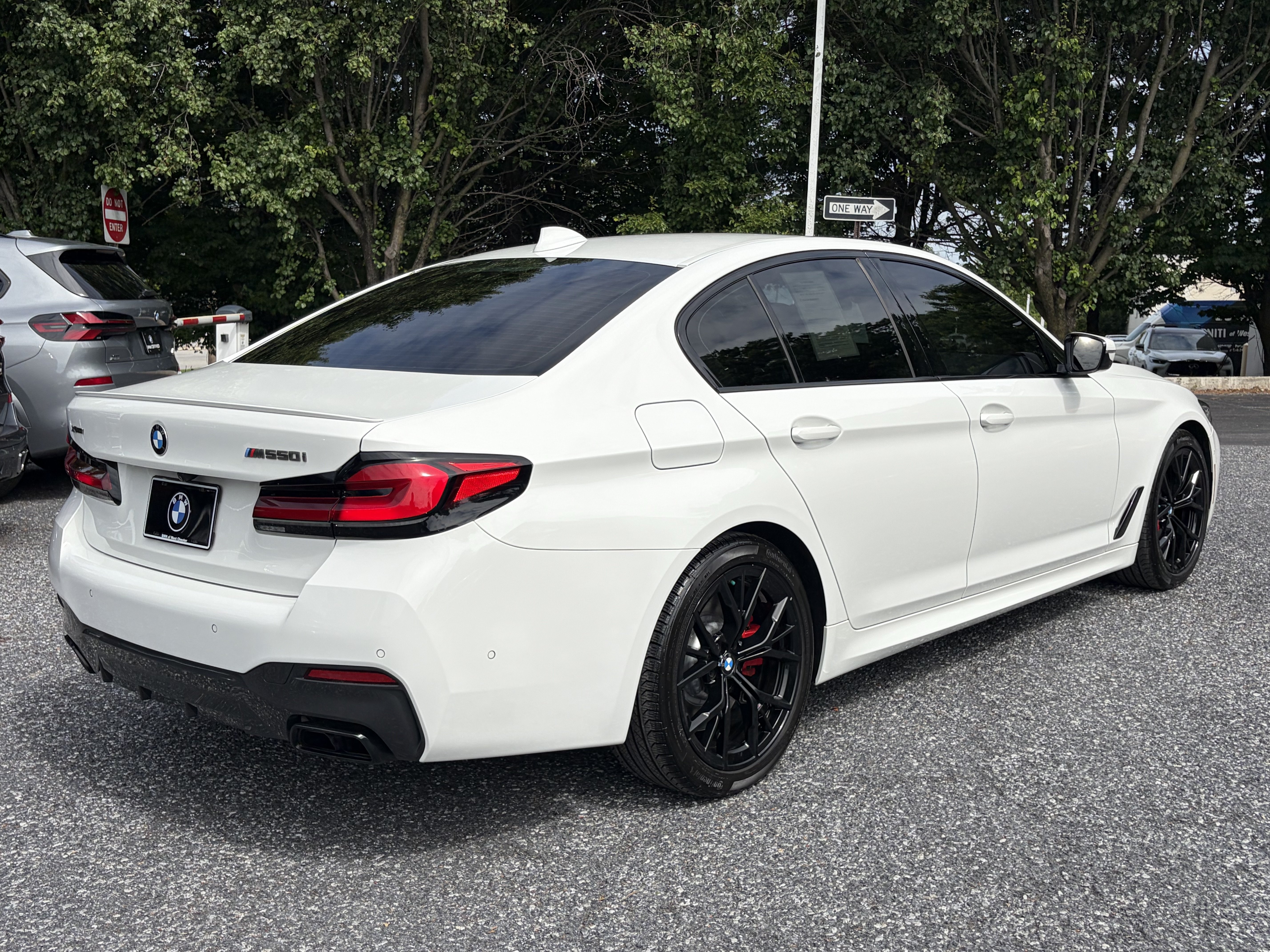 Used 2021 BMW M550i xDrive AWD/4WD image 4