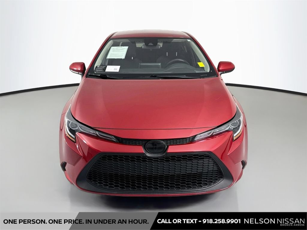 Used 2021 Toyota Corolla LE FWD image 2