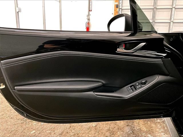 Used 2020 MAZDA MX-5 Miata RF Club RWD image 22