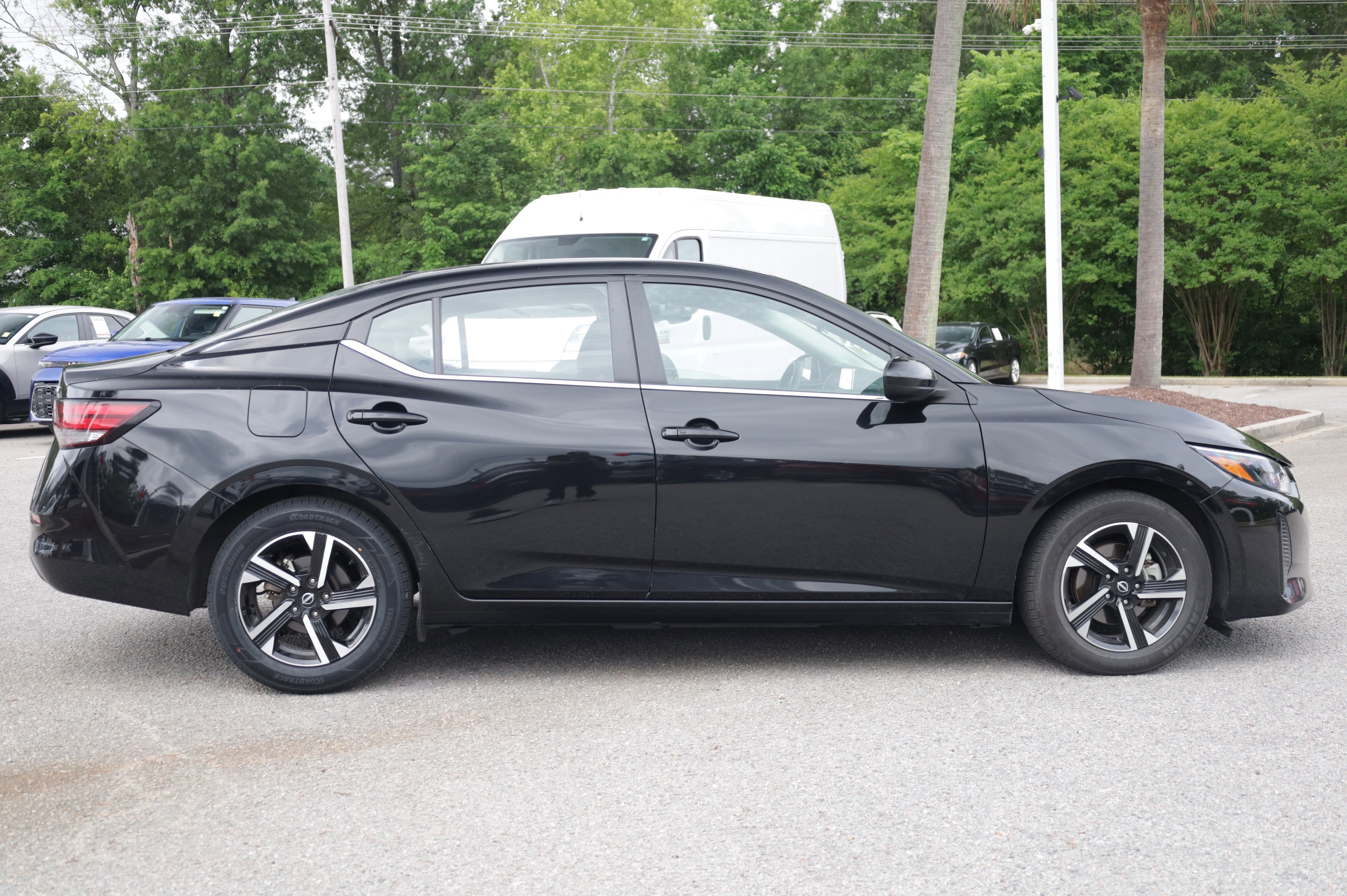Used 2024 Nissan Sentra SV FWD image 6