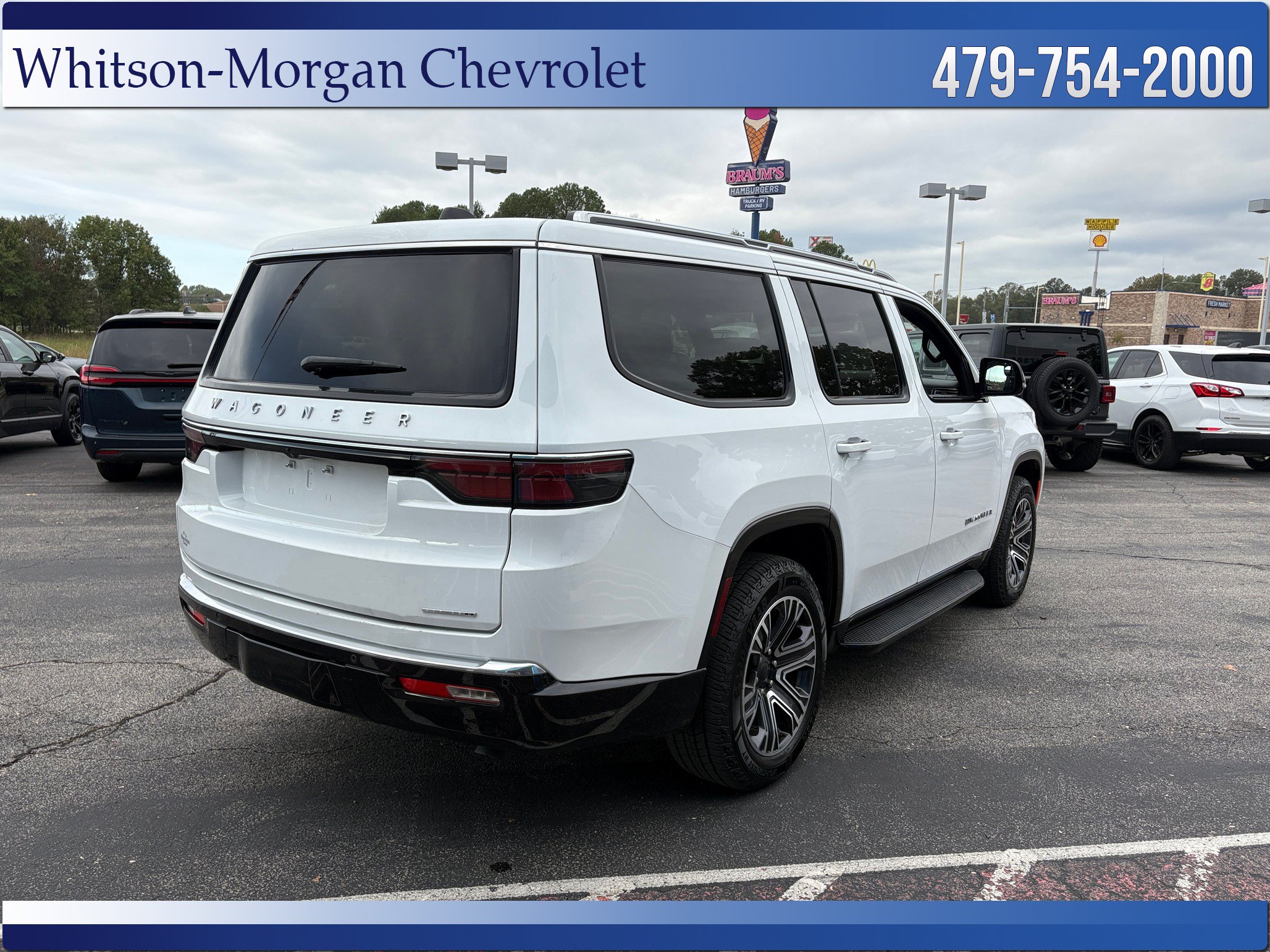Used 2024 Jeep Wagoneer Series II RWD image 6