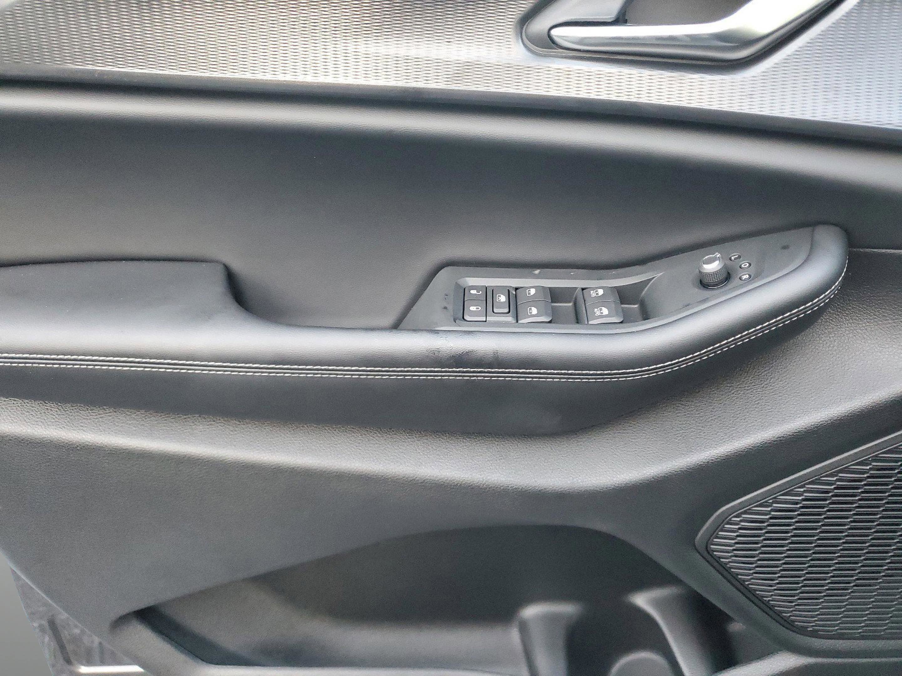 New 2025 Jeep Grand Cherokee Laredo w/ Luxury Tech Group I image 28