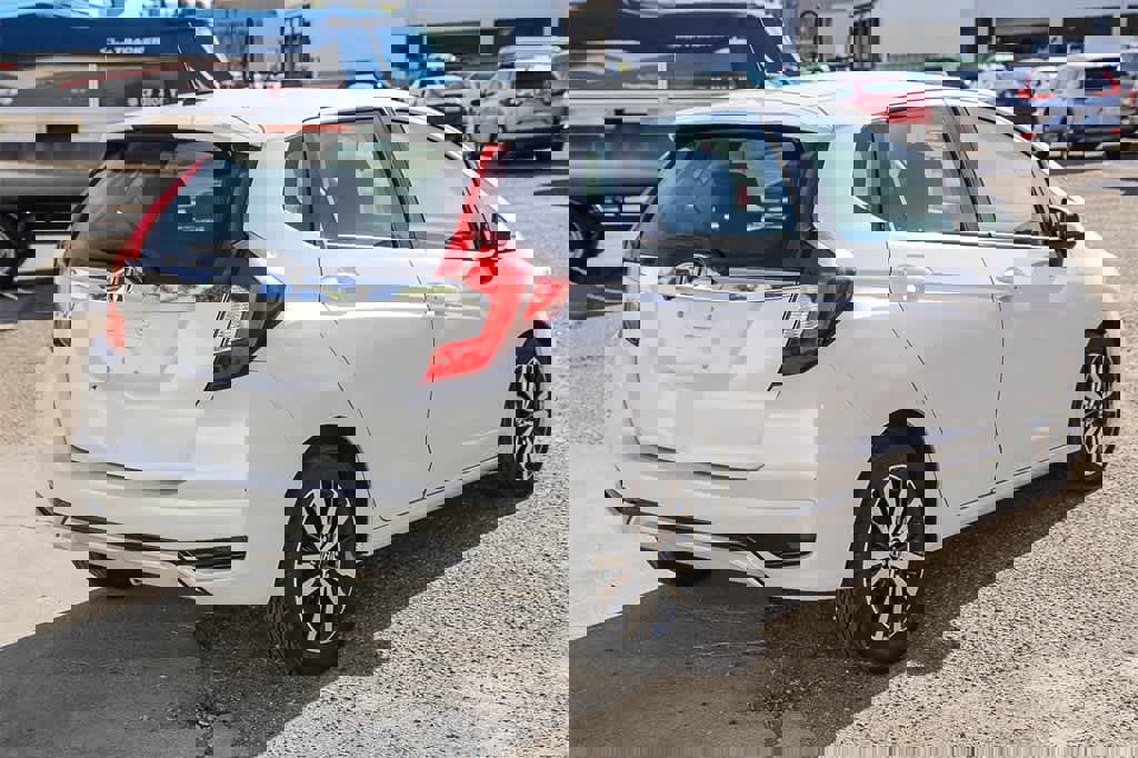 Used 2019 Honda Fit EX image 4