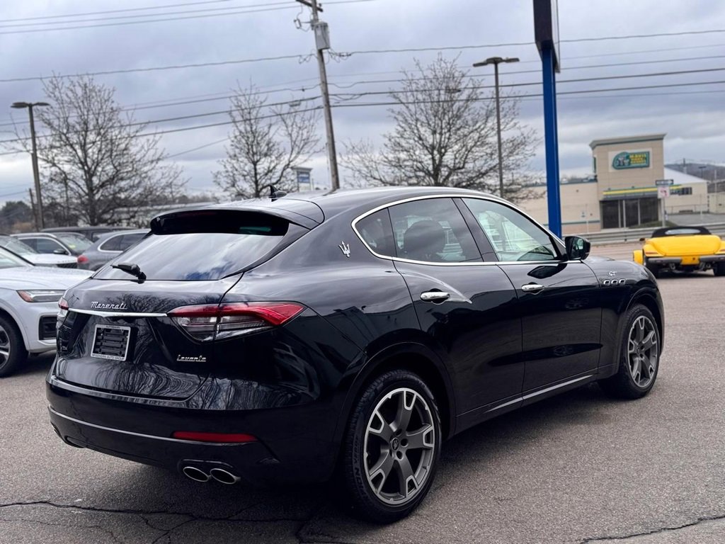 Used 2023 Maserati Levante GT image 6